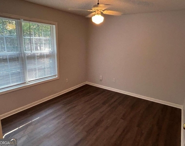 637 Huntington Road - Photo Thumbnail 16