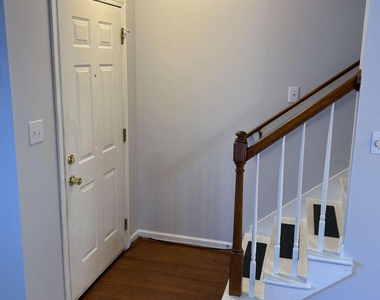 637 Huntington Road - Photo Thumbnail 4