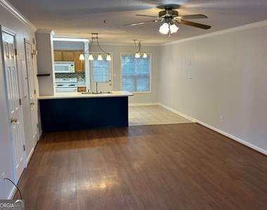 637 Huntington Road - Photo Thumbnail 3