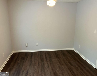 637 Huntington Road - Photo Thumbnail 19