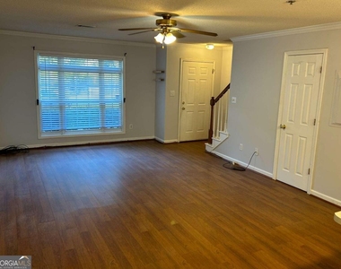 637 Huntington Road - Photo Thumbnail 6