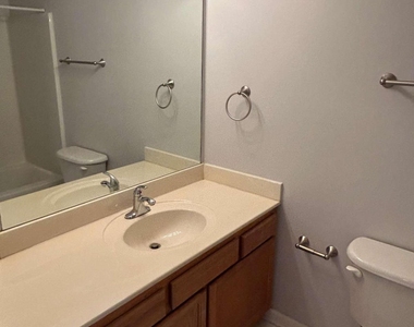 637 Huntington Road - Photo Thumbnail 17