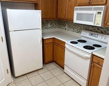 637 Huntington Road - Photo Thumbnail 10