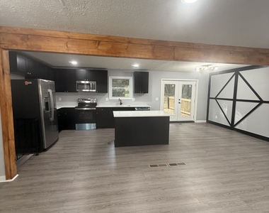 7367 Rountree Drive - Photo Thumbnail 3