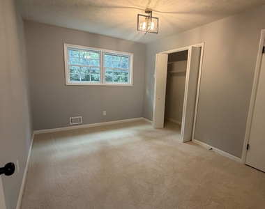 7367 Rountree Drive - Photo Thumbnail 12
