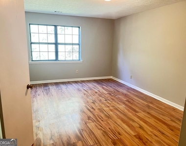 6975 Cedar Hill Court - Photo Thumbnail 9