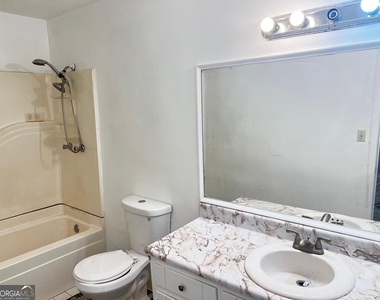 6975 Cedar Hill Court - Photo Thumbnail 7