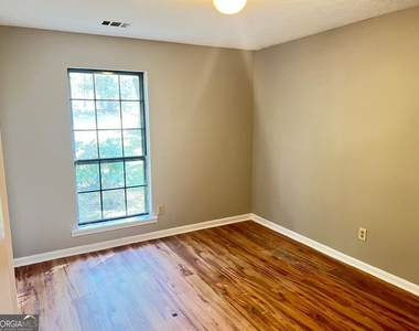 6975 Cedar Hill Court - Photo Thumbnail 6