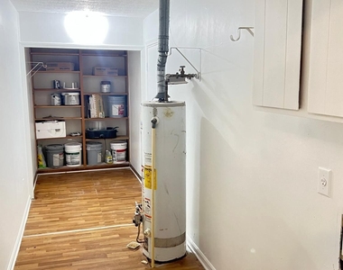 6975 Cedar Hill Court - Photo Thumbnail 10