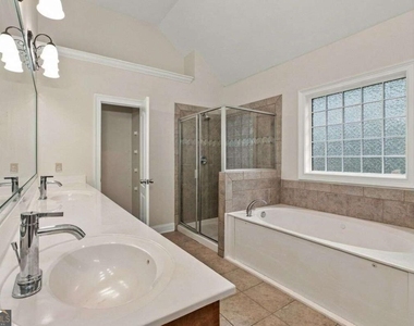 6031 Burnt Hickory Trail - Photo Thumbnail 32