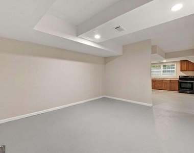 6031 Burnt Hickory Trail - Photo Thumbnail 36
