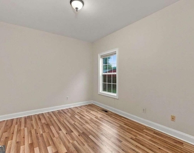 6031 Burnt Hickory Trail - Photo Thumbnail 15