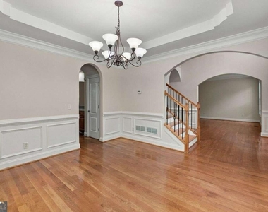 6031 Burnt Hickory Trail - Photo Thumbnail 9