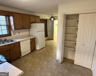 1030 Cherokee Circle - Photo Thumbnail 13