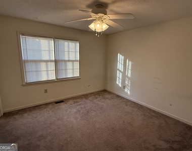 1030 Cherokee Circle - Photo Thumbnail 22