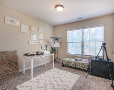 2711 Morgan Glen Road - Photo Thumbnail 16