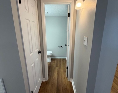 142 Stoneridge Drive - Photo Thumbnail 12