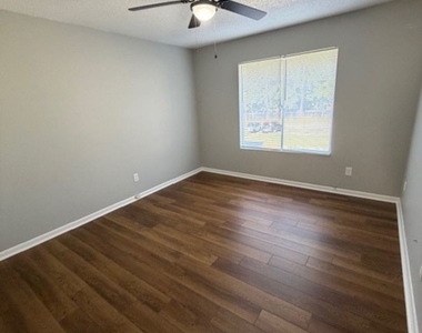 142 Stoneridge Drive - Photo Thumbnail 24