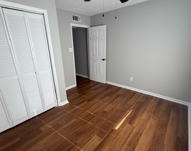 142 Stoneridge Drive - Photo Thumbnail 19