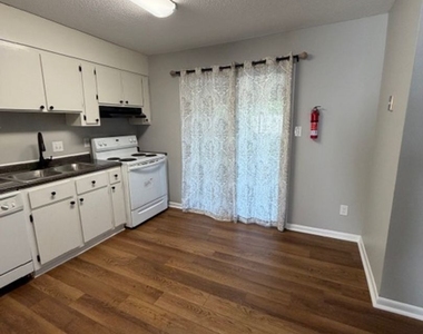 142 Stoneridge Drive - Photo Thumbnail 10