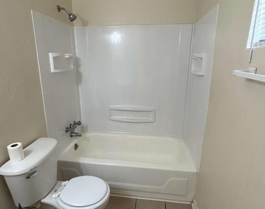 132 Candler Court - Photo Thumbnail 7
