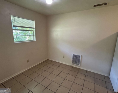 132 Candler Court - Photo Thumbnail 6