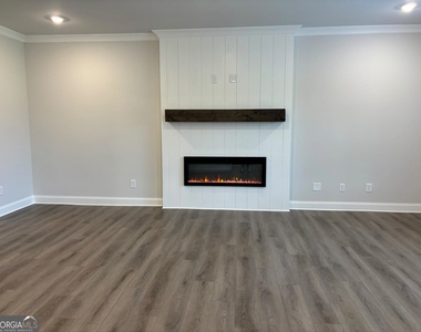 4212 Portsbrook Avenue - Photo Thumbnail 4