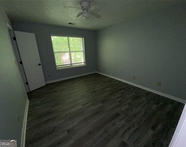 1017 Rock Creek Lane - Photo Thumbnail 8