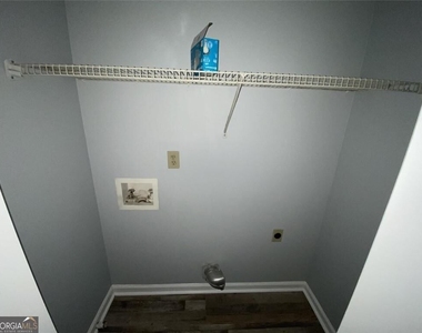 1017 Rock Creek Lane - Photo Thumbnail 10