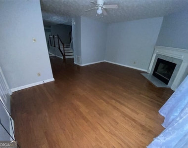 1017 Rock Creek Lane - Photo Thumbnail 2