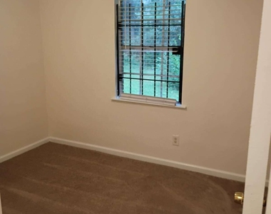 340 West Avenue - Photo Thumbnail 4