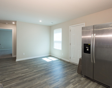 706 Dove Tree Lane - Photo Thumbnail 6