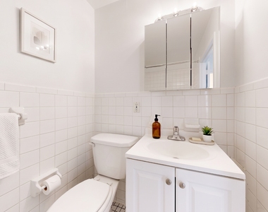 18 West 108th Street - Photo Thumbnail 3