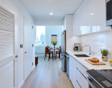 4650 Broadway #PH11 - Photo Thumbnail 2