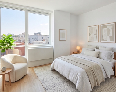 4650 Broadway - Photo Thumbnail 1