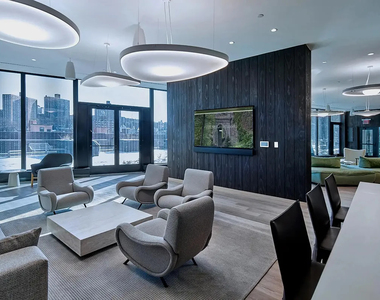4650 Broadway - Photo Thumbnail 6