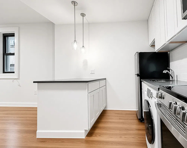 162 East 33rd Street - Photo Thumbnail 3