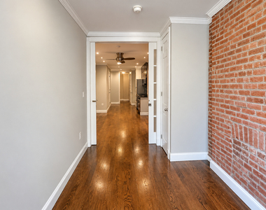 436 West 52nd Street - Photo Thumbnail 4