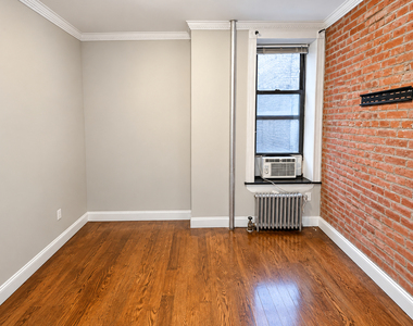 436 West 52nd Street - Photo Thumbnail 5
