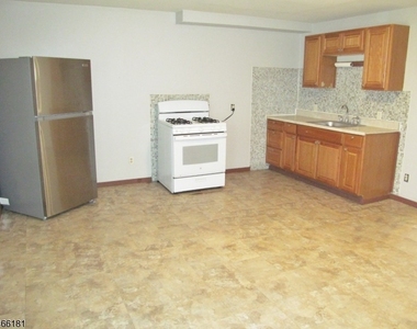 33 Cedar Alley - Photo Thumbnail 1