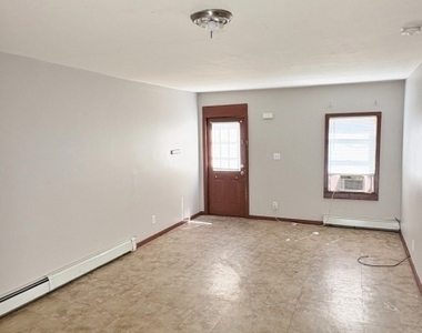 33 Cedar Alley - Photo Thumbnail 8