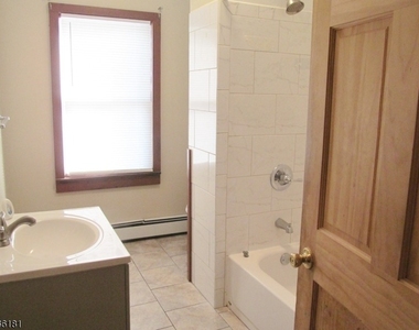 33 Cedar Alley - Photo Thumbnail 4