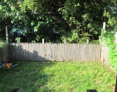 33 Cedar Alley - Photo Thumbnail 11