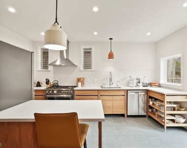 464 Academy St - Photo Thumbnail 8