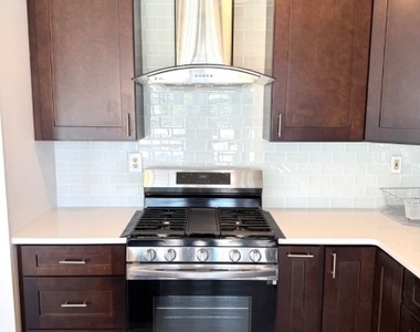 111 Columbus Dr - Photo Thumbnail 8