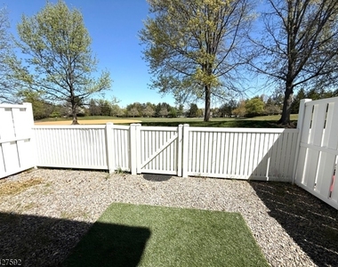 111 Columbus Dr - Photo Thumbnail 23