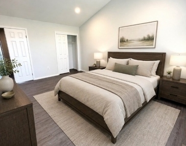 111 Columbus Dr - Photo Thumbnail 12