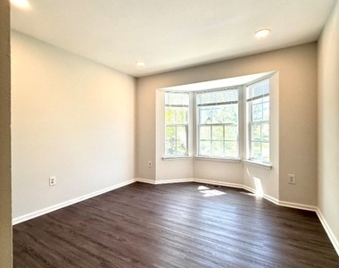 111 Columbus Dr - Photo Thumbnail 14