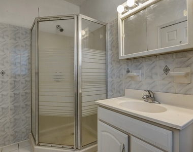 239 Walnut St - Photo Thumbnail 15
