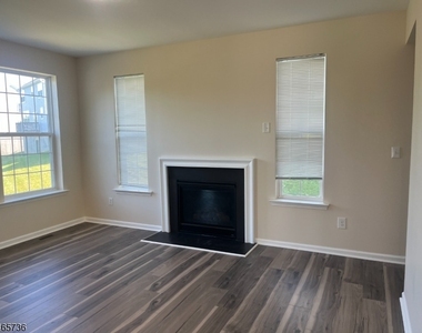 275 Winding Hill Dr - Photo Thumbnail 6